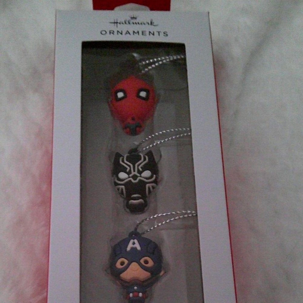 Hallmark Marvel Set of 3 Mini Ornaments Captain America, Black Panther & Spider